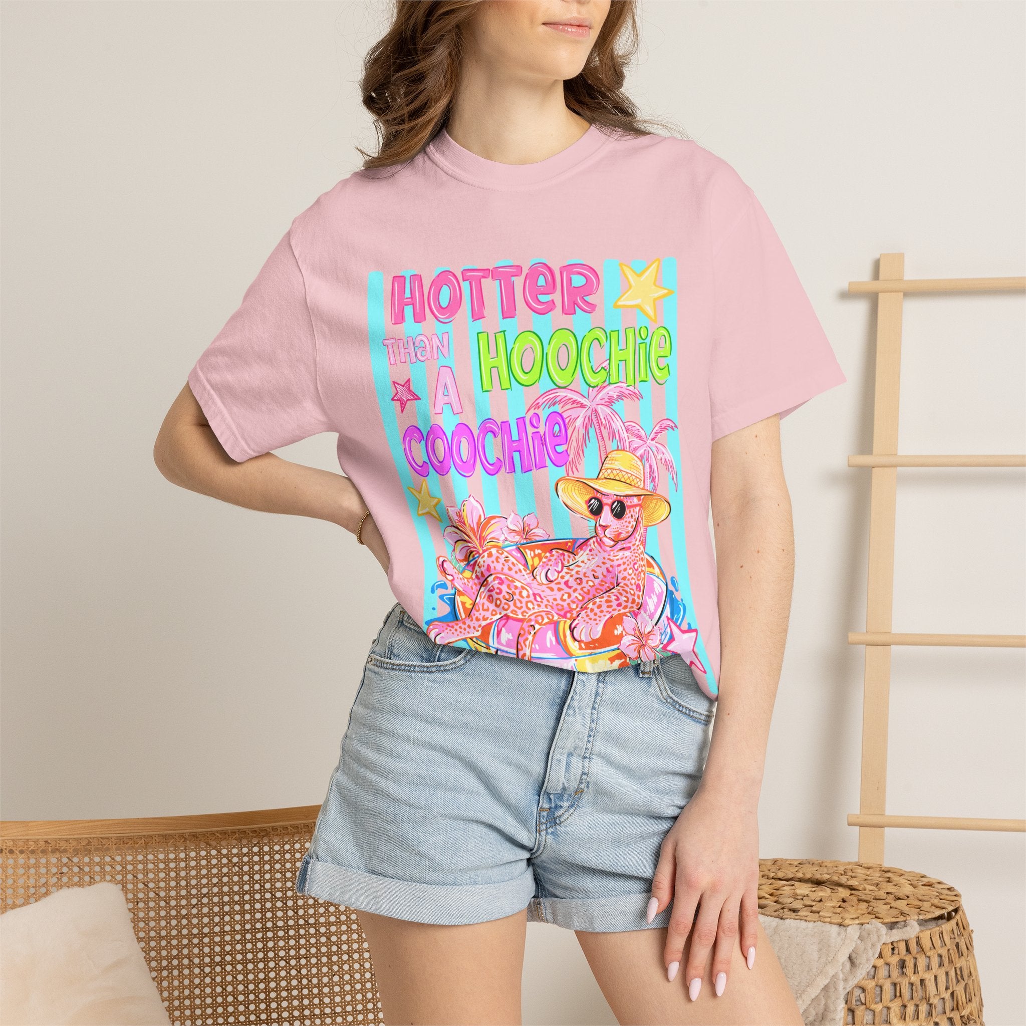 "Hotter Than a Hoochie Coochie" Retro Beach Tee